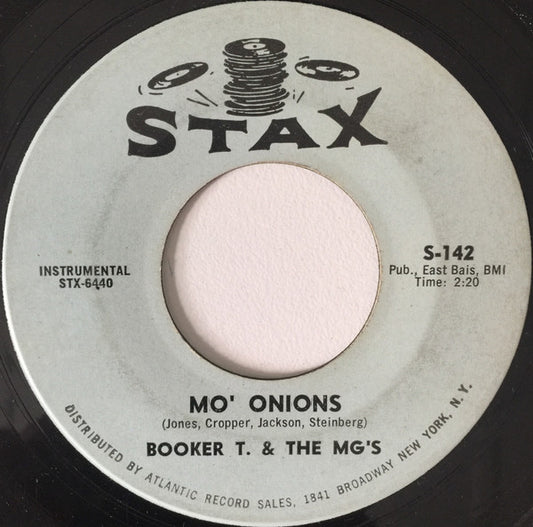 Booker T & The MG's : Mo' Onions / Tic-Tac-Toe (7", Single, MGM)