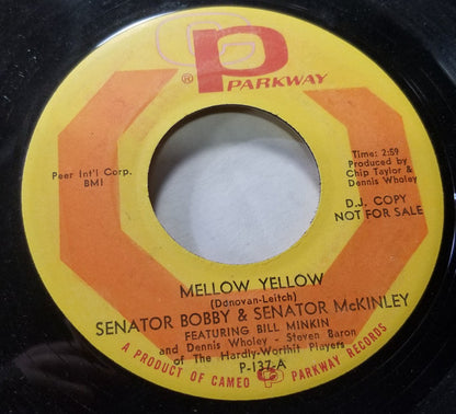 Senator Bobby & Senator Everett McKinley / Bobby The Poet : Mellow Yellow / White Christmas (3 O'Clock Weather Report) (7", Promo)