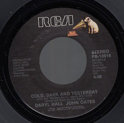 Daryl Hall & John Oates : Out Of Touch b/w Cold, Dark And Yesterday (7", Single, Styrene, Ind)