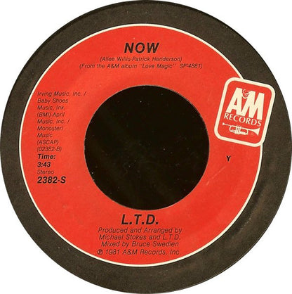 L.T.D. : Kickin' Back (7", Single, Styrene)