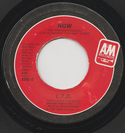 L.T.D. : Kickin' Back (7", Single, Styrene)