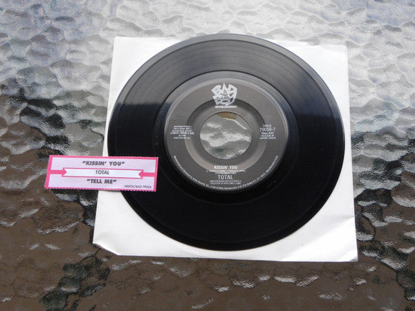 Total : Kissin' You / Tell Me (7")