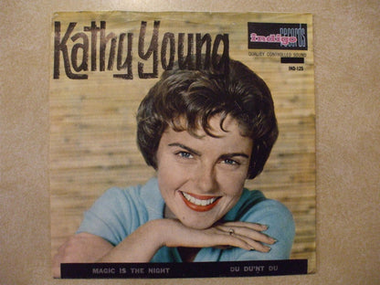Kathy Young With The Innocents (2) : Magic Is The Night (7", Single, Styrene, Mon)