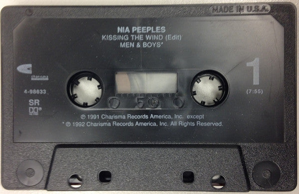 Nia Peeples : Kissing The Wind (Cass, Single)